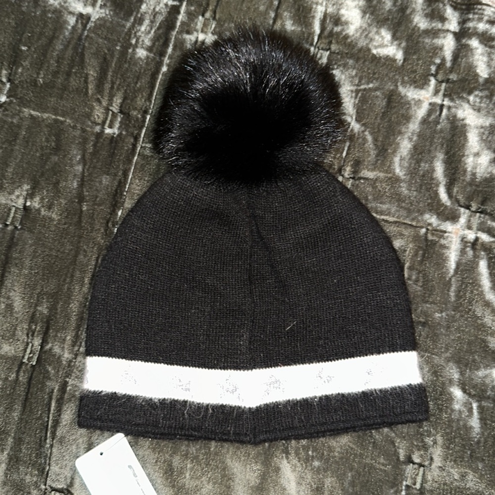 Adorable hat - Picture 3 of 4